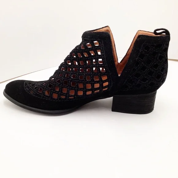 {Jeffrey Campbell}Taggart Ankle Bootie - Picture 6 of 10